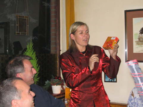 ..und hier haben wir ein Klamotten-Poker-Spiel !